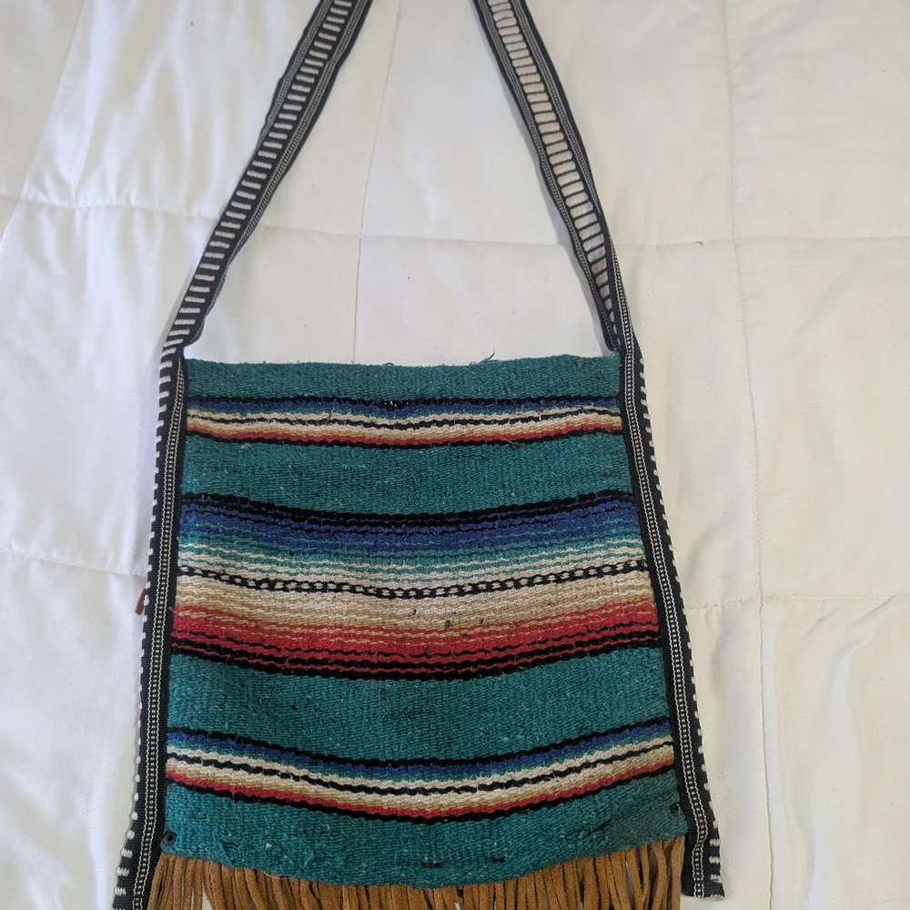 Western Fringe Shoulder Bag - Picture 2 of 4